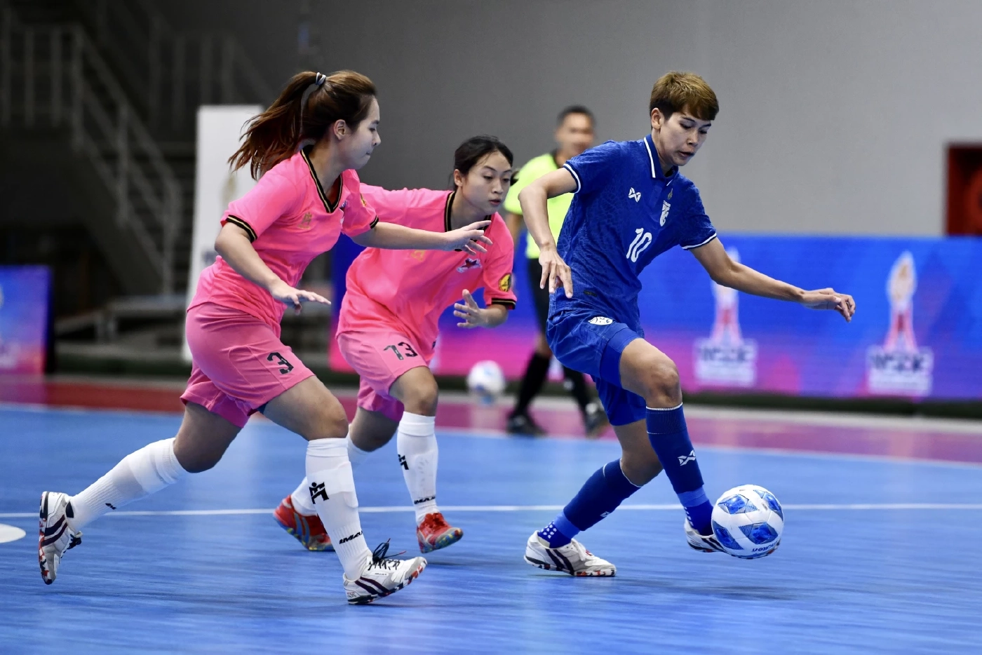 ฟุตซอลหญิงไทยไล่แซงชนะ ออลสตาร์ 3-2 ศึก NSDF นัดที่ 3