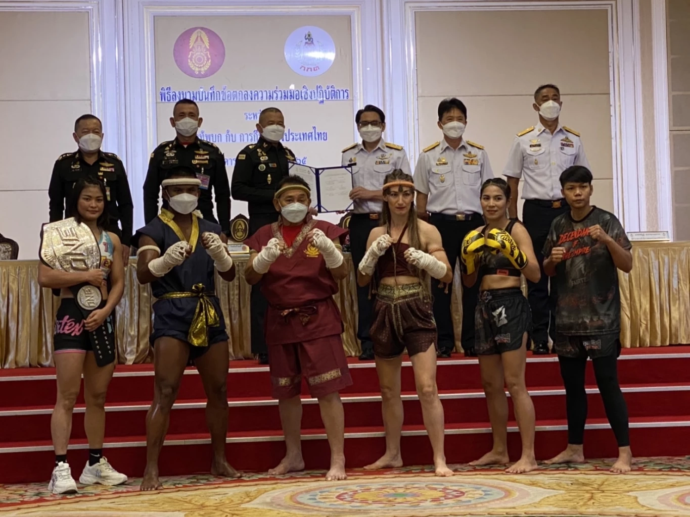 ผบ.ทบ.- กกท. ลงนามร่วมพัฒนามวยไทยผ่านสนามมวยลุมพินี ลั่นต้องปลอดพนัน