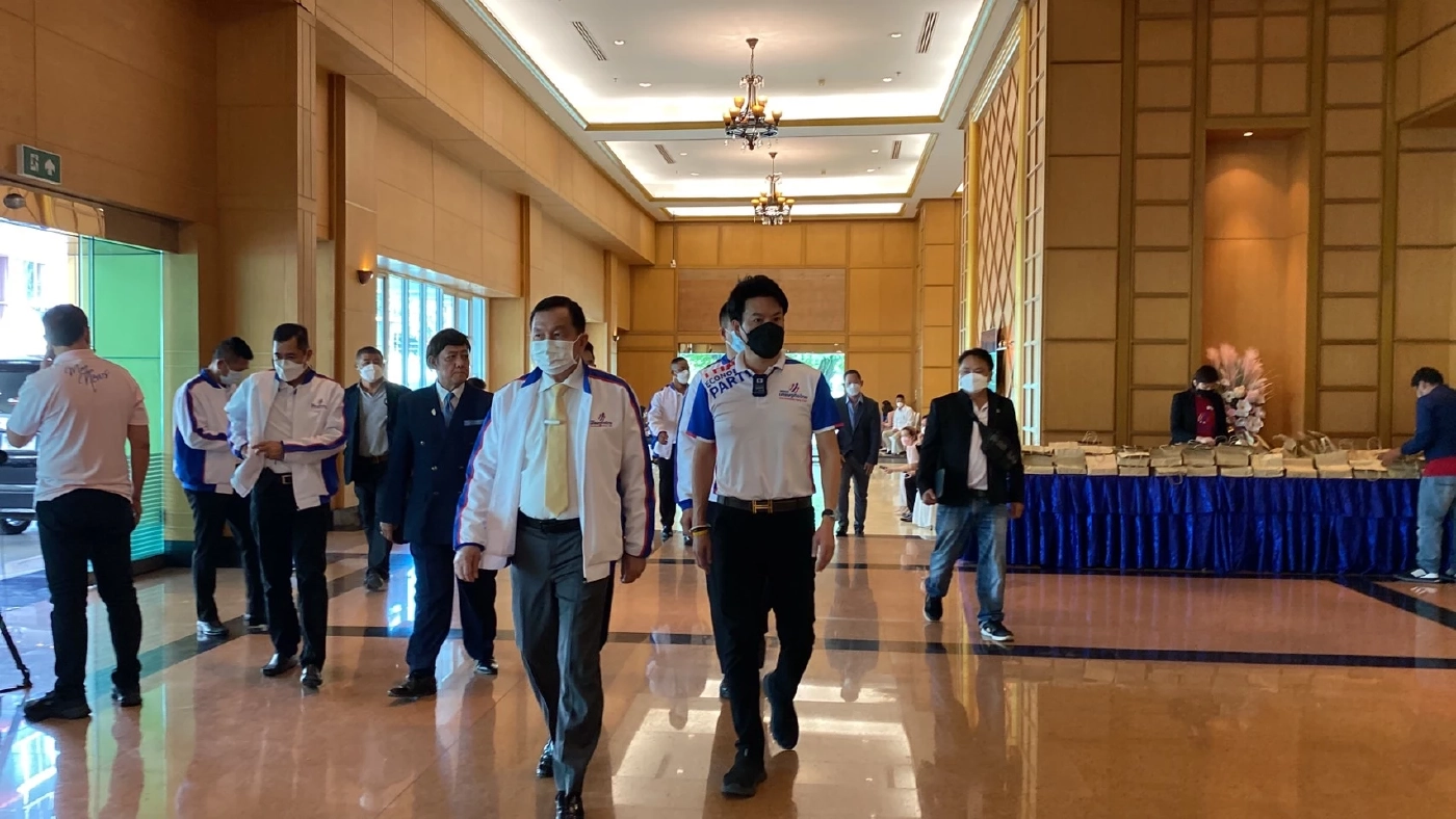 "ผู้กองธรรมนัส"กั๊กตอบหนุน"บิ๊กตู่"ศึกซักฟอกชี้ต้องรอเปิดสภา