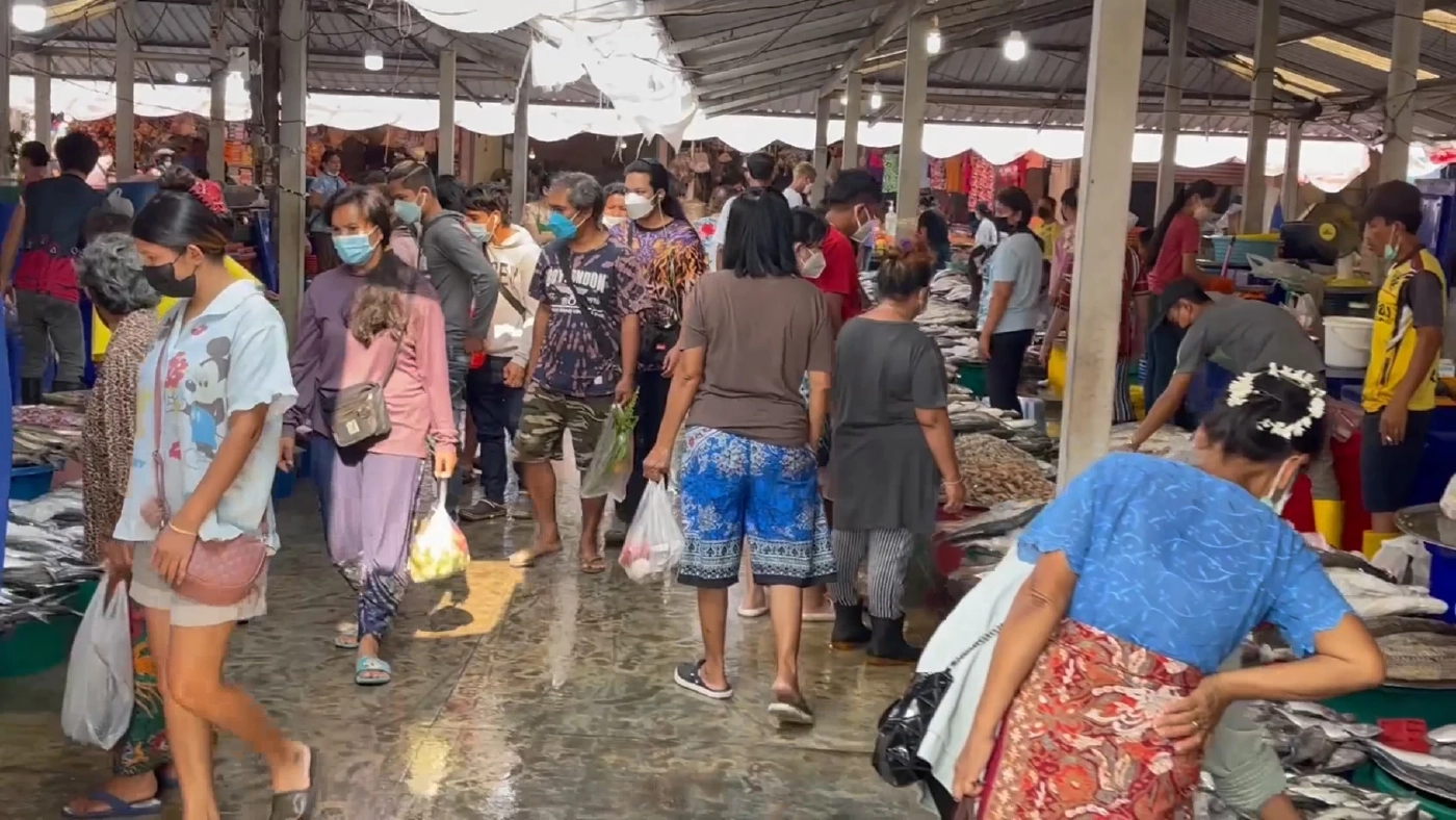 ตลาดชายแดนระนอง-เมียนมาร์ 'คึกคัก' รับสงกรานต์