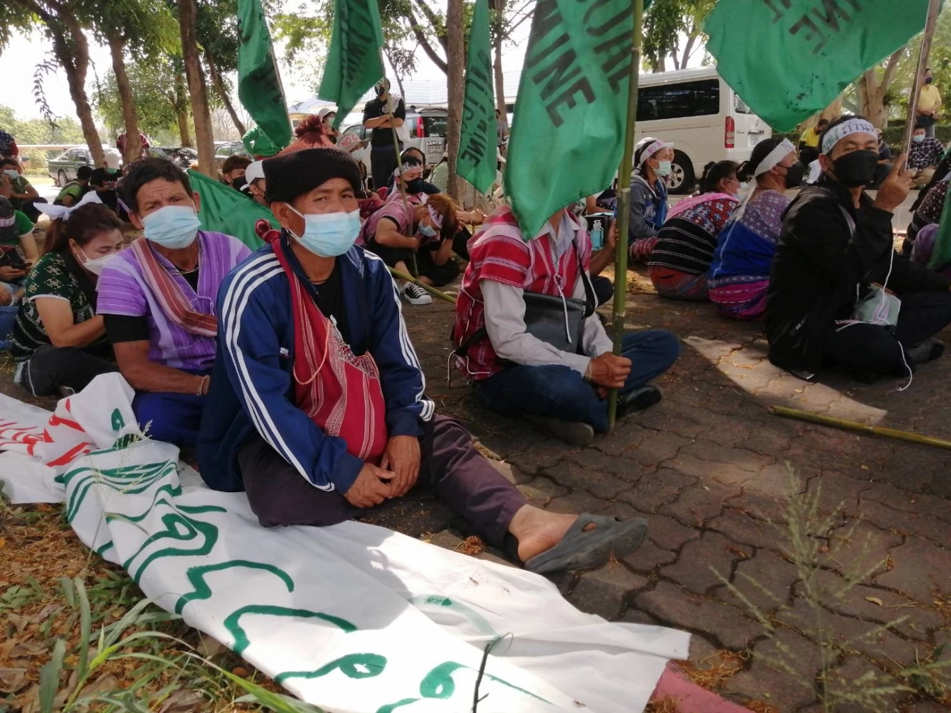 ชาวบ้านเดินเท้ายื่นฟ้องศาลปกครองเชียงใหม่ระงับเหมืองอมก๋อย