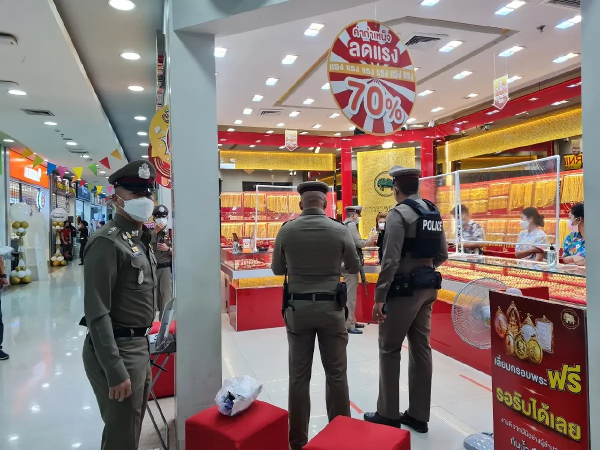 ตำรวจรู้ตัวคนร้ายจี้ชิงทองห้างโลตัสโคราชแล้ว