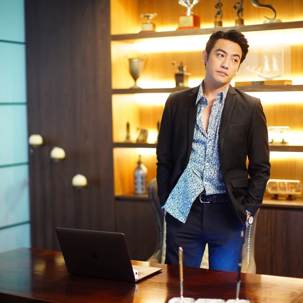 ทำความรู้จัก &quot;ขุน ชานนท์&quot; ดาราชายที่ถูกแจ้งความ ปมขับรถชนแล้วไม่รับผิดชอบ