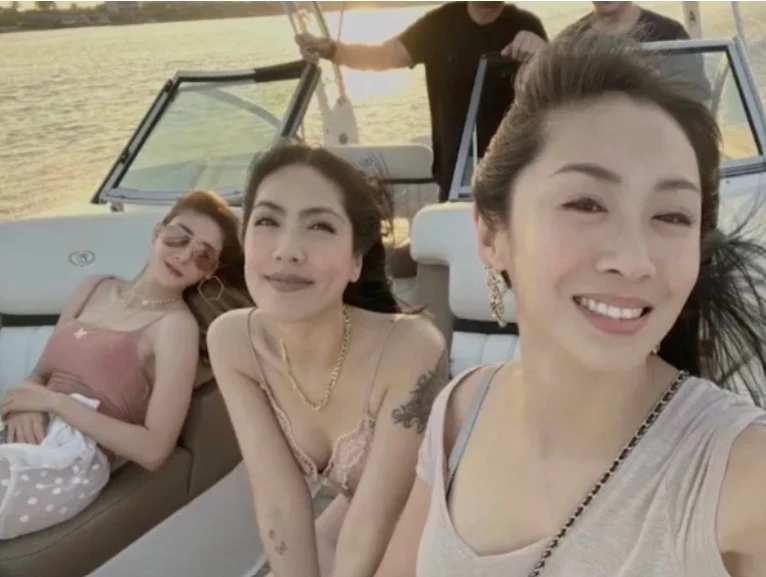 แตงโม - กระติก - แซน  