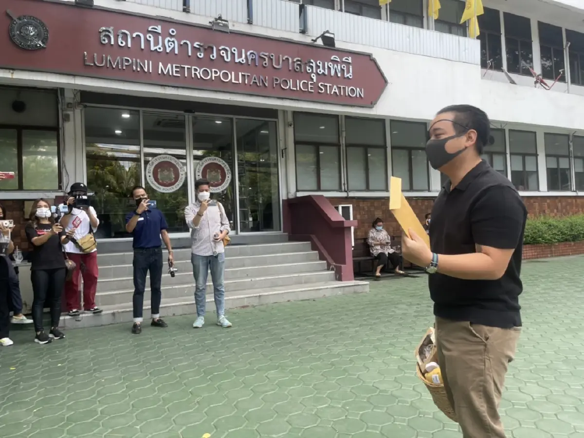 “ไฮโซลูกนัท” หอบกระเช้าขอโทษตร. หลังยืนด่ากราดปมค้นคอนโด “ปริญญ์”