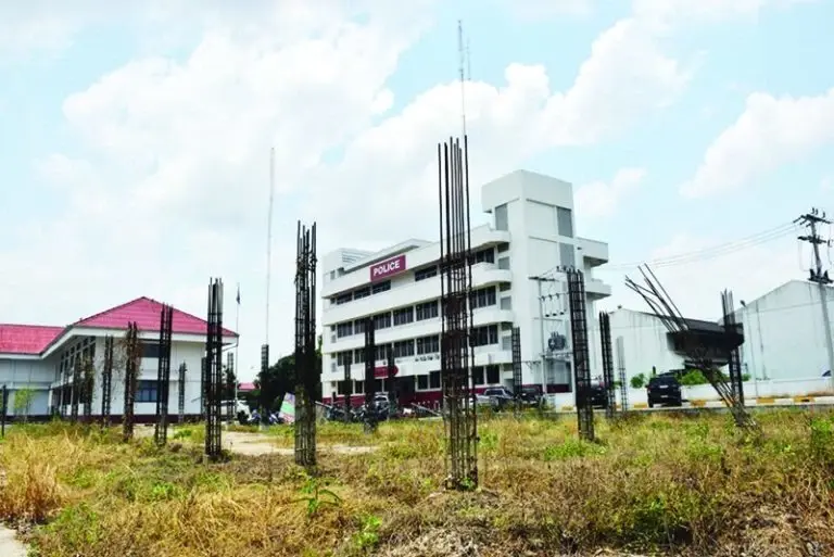 สภาพโรงพักถูกทิ้งในคดีทุจริตสร้างโรงพักฯ