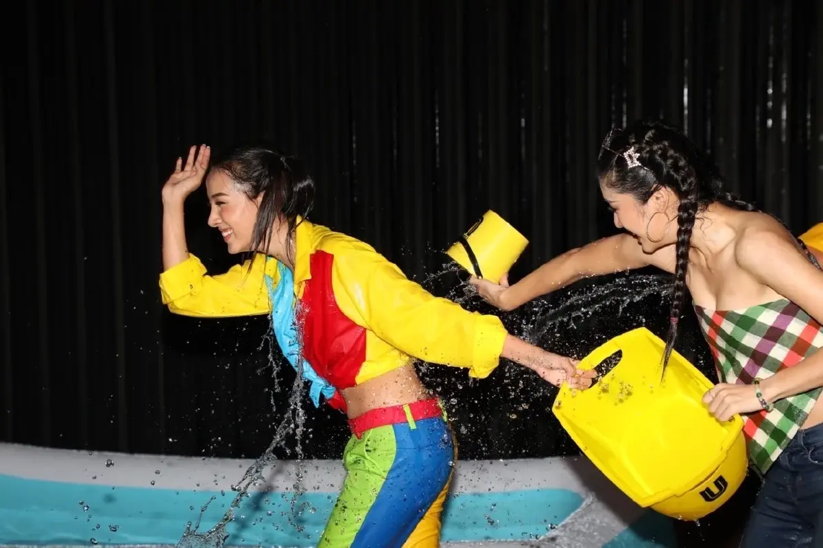 ก็สาดไปเลยสิคะ 77 สาวงาม "มิสแกรนด์" จัดเต็มชุดแซ่บเล่นน้ำสงกรานต์