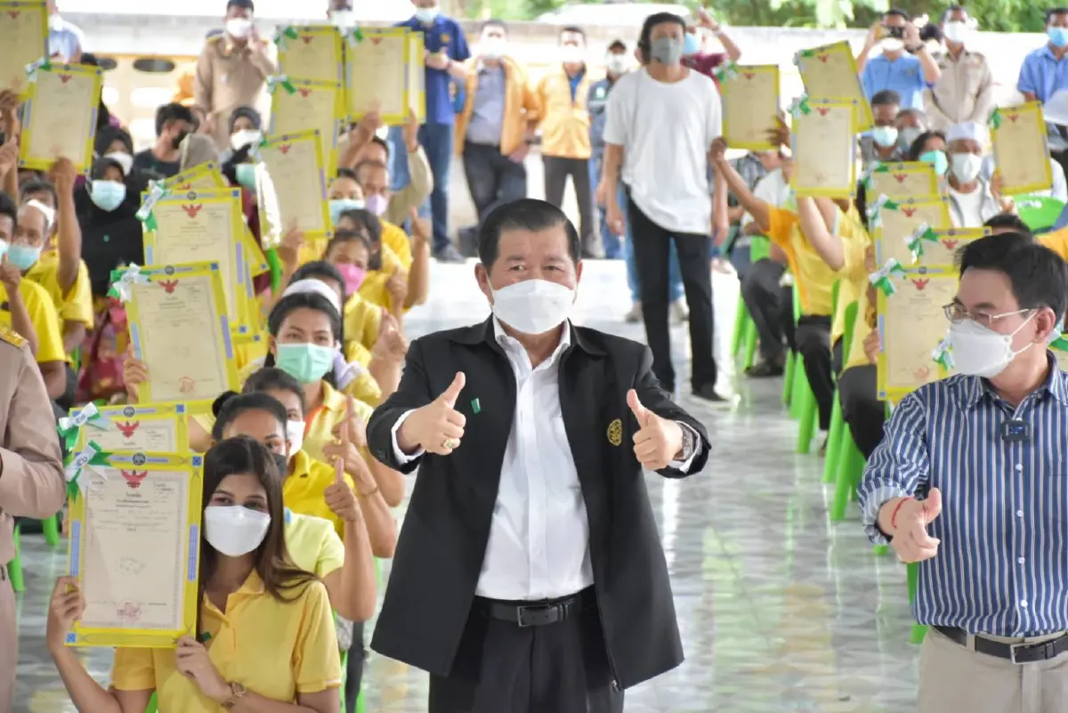 "จุรินทร์-นิพนธ์"แจกที่ดินชาวสงขลาลดความเหลื่อมล้ำสร้างโอกาสปชช.