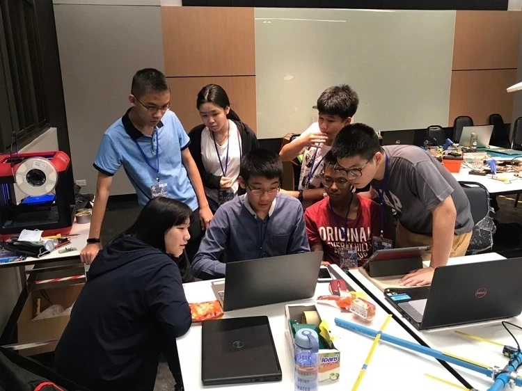 สาวกสุดปลื้ม 2 สาวสมาชิกวง BNK48 ได้ร่วมทริป Space Camp ที่ NASA