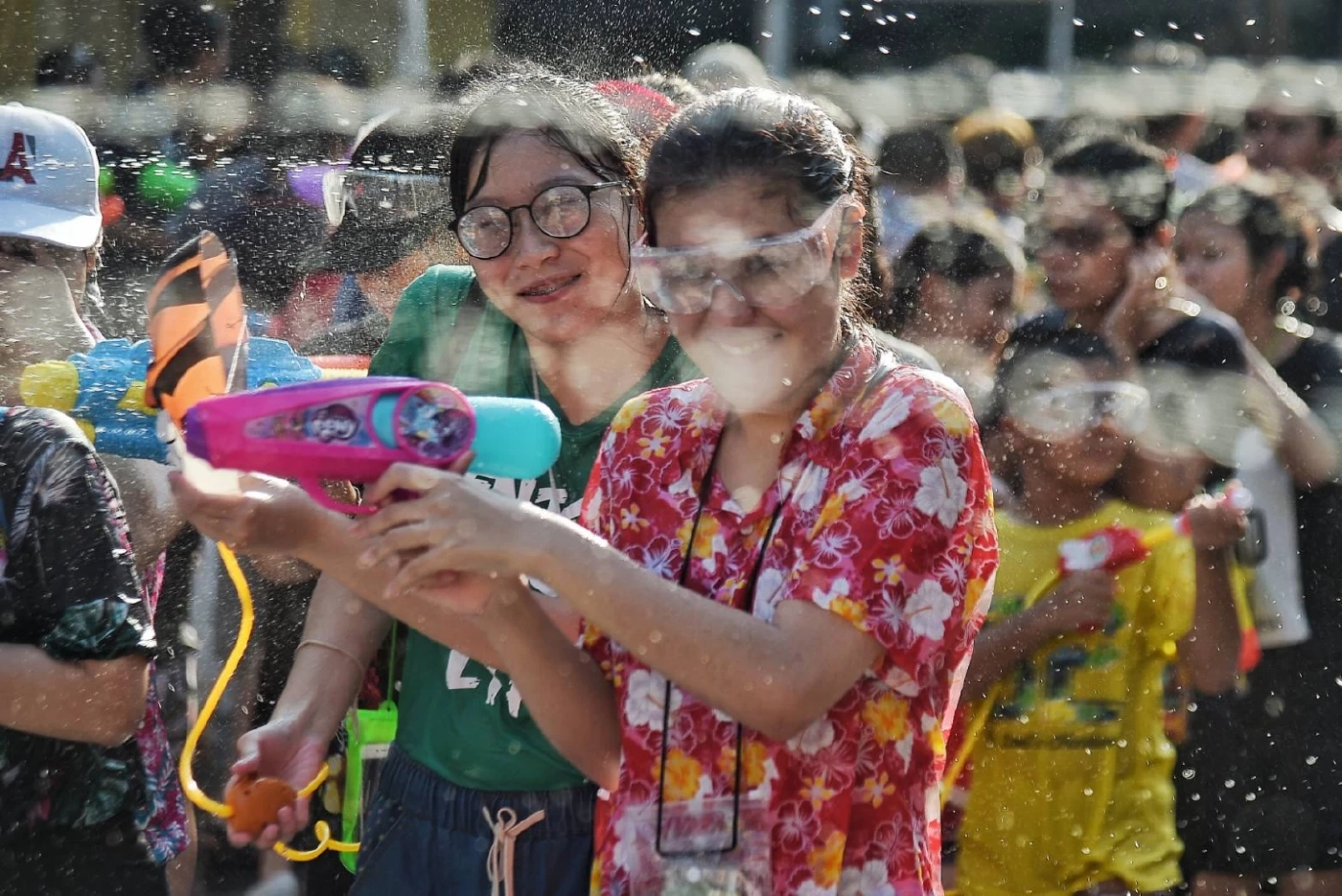 รวมแคปชั่นสุดจี๊ด เรียกยอดไลก์ “เทศกาลสงกรานต์ 2565”