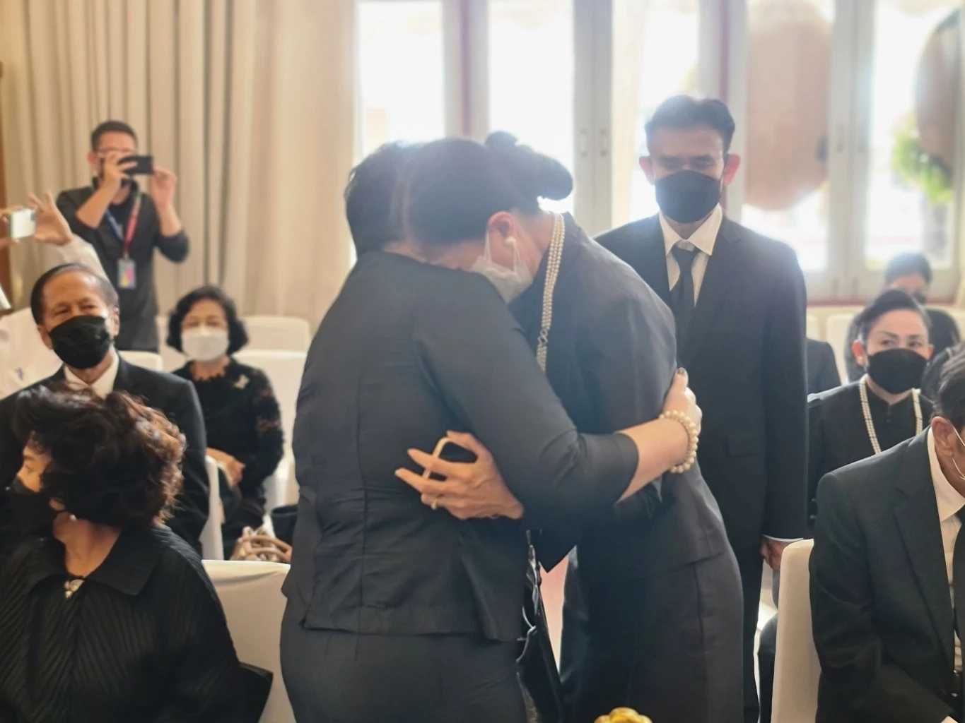 เปิดโพสต์แรก 'ดวงเดือน' หลัง 'สรพงศ์ ชาตรี' จากไป…เสียใจและแสนจะทรมาน