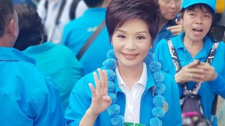  น.ส.อรอนงค์ กาญจนชูศักดิ์ อดีต ส.ส.กทม. และกรรมการบริหารพรรคประชาธิปัตย์