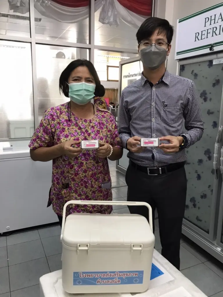สธ. ส่ง “ไฟเซอร์-แอสตร้าฯ” ถึงทุก รพ.สต. แล้ว ชวนลูกหลานพาผู้สูงอายุฉีดเข็ม 3