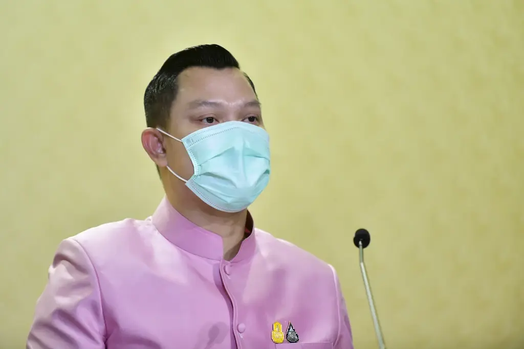 โฆษกรัฐบาลยันไม่หนักใจคำขู่ยื่นซักฟอก แนะอย่าใช้แต่วาทกรรม