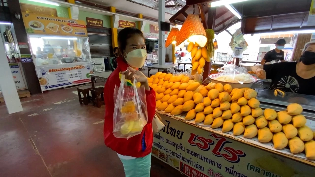 ร้านข้าวเหนียวมะม่วงชวน “มิลลิ” เยือนขอนแก่นทานสูตรเด็ดฟรีไม่อั้น