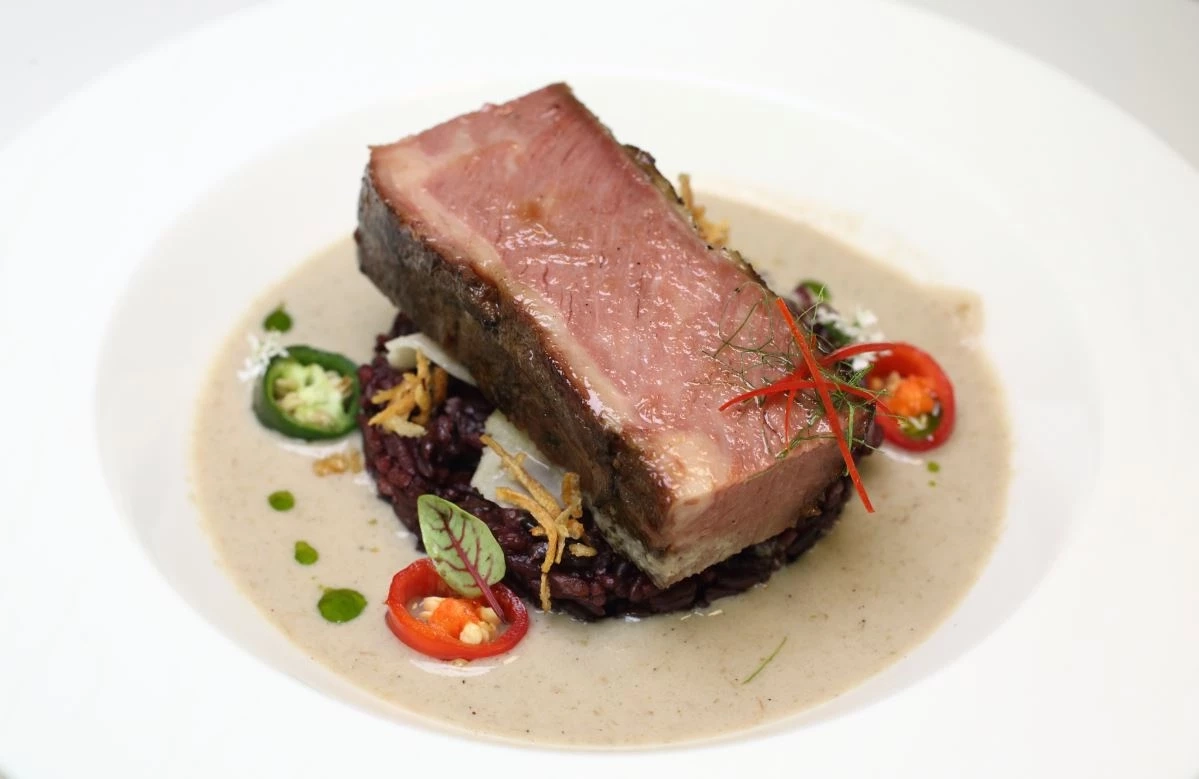 กาตาร์ แอร์เวย์ส ฉลองครบรอบ 25 ปี สานต่อเมนูอาหารไทยกับเชฟเอียน