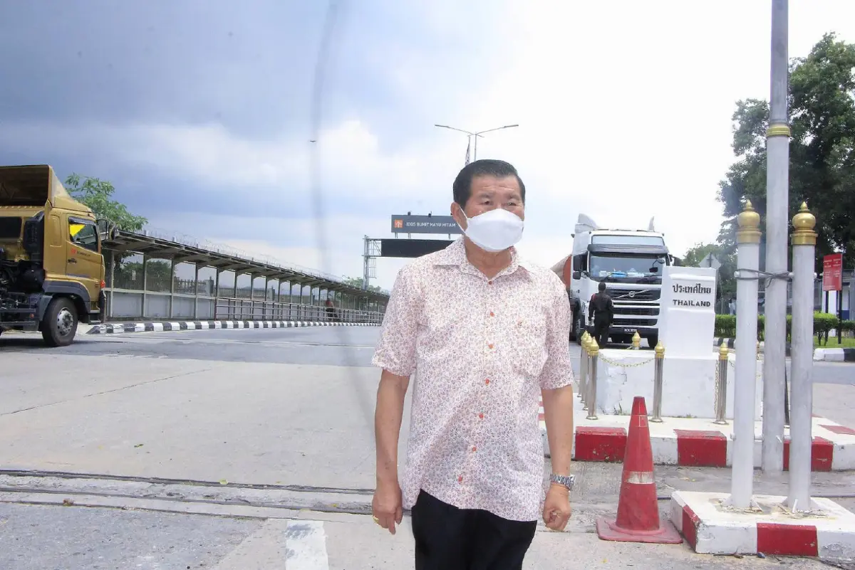 นิพนธ์ เข้มลดอุบัติเหตุช่วงสงกรานต์สงขลา ตรวจด่านพรมแดนไทย-มาเลย์รับนทท.