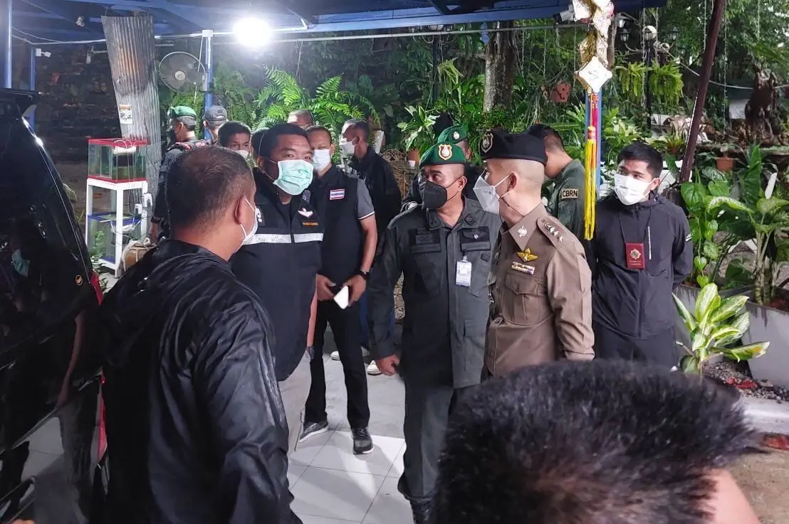 บุกจับ “เจ๊อ้อย” คนดังสิงหนครรุกที่เขาน้อย