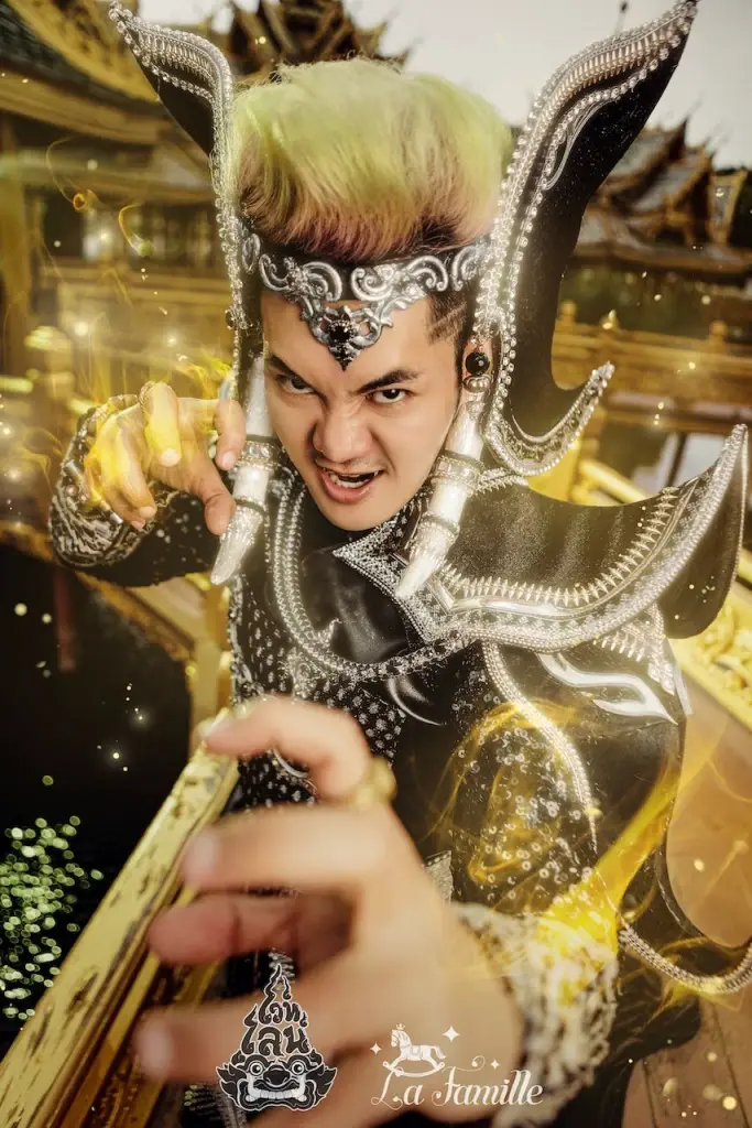 นึกว่าหลุดออกมาจากในหนัง “เก่ง ธชย” จัดเต็มแปลงโฉมวันสงกรานต์