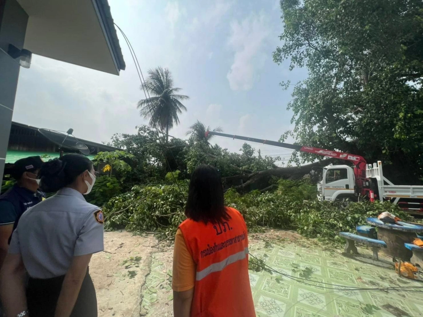 ปภ.เผย พายุฤดูร้อนถล่ม 21 จว. เสียหายกว่า 3 พันหลัง เตือน 19 จว.ยังต้องระวัง