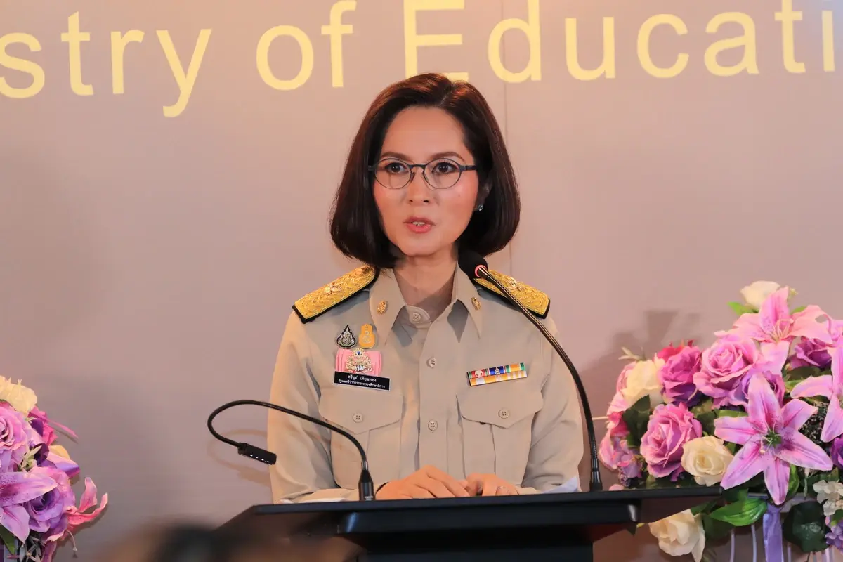 น.ส.ตรีนุช เทียนทอง รมว.ศึกษาธิการ