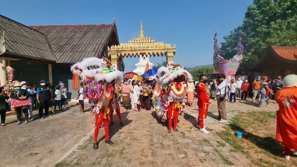 งานบวช 2 พี่น้อง โปรยทานเงินสด 7แสน ทองคำ30บาท แหวนทองคำ 50 วง
