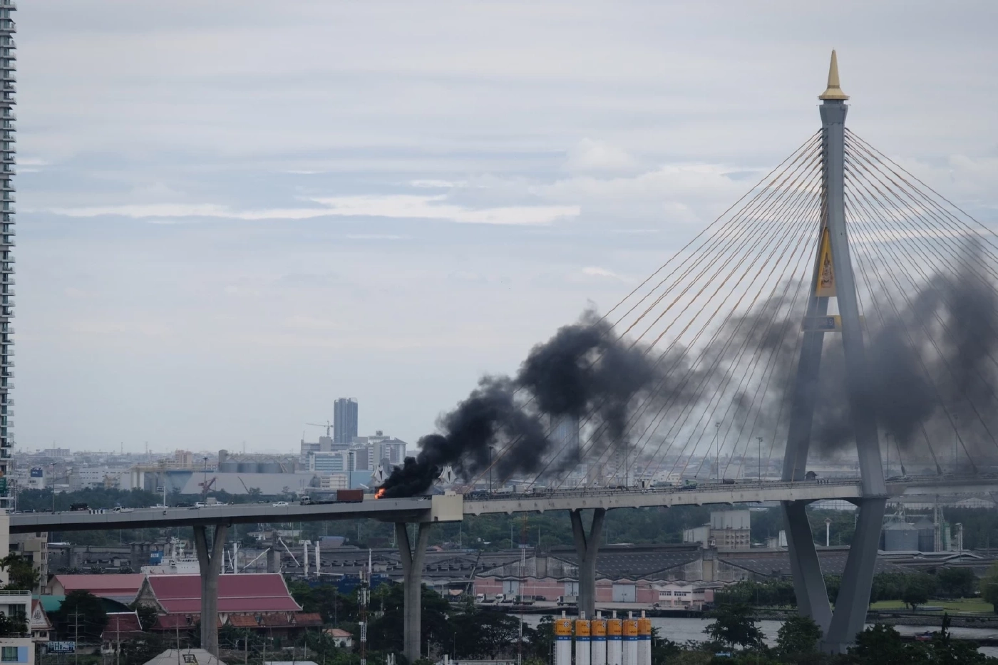 ขอบคุณภาพ JS100 Radio