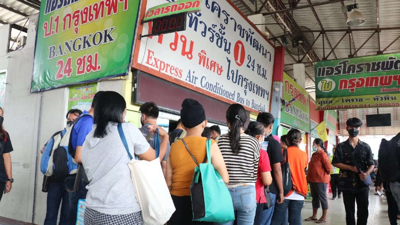 แห่กลับกรุง บขส.โคราชสั่งเพิ่มรถ 2 เท่า