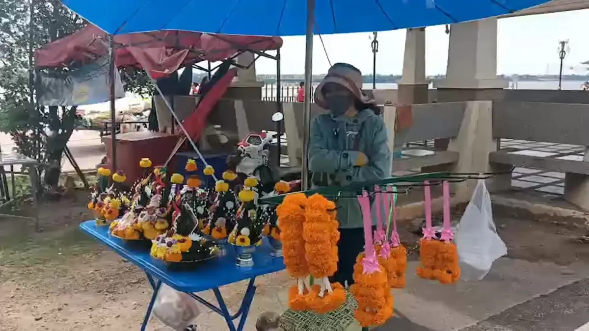 อุณหภูมิลดฮวบ ชาวมุกดาหาร รีบหาที่เสื้อกันหนาวใส่หน้าร้อนแทบไม่ทัน