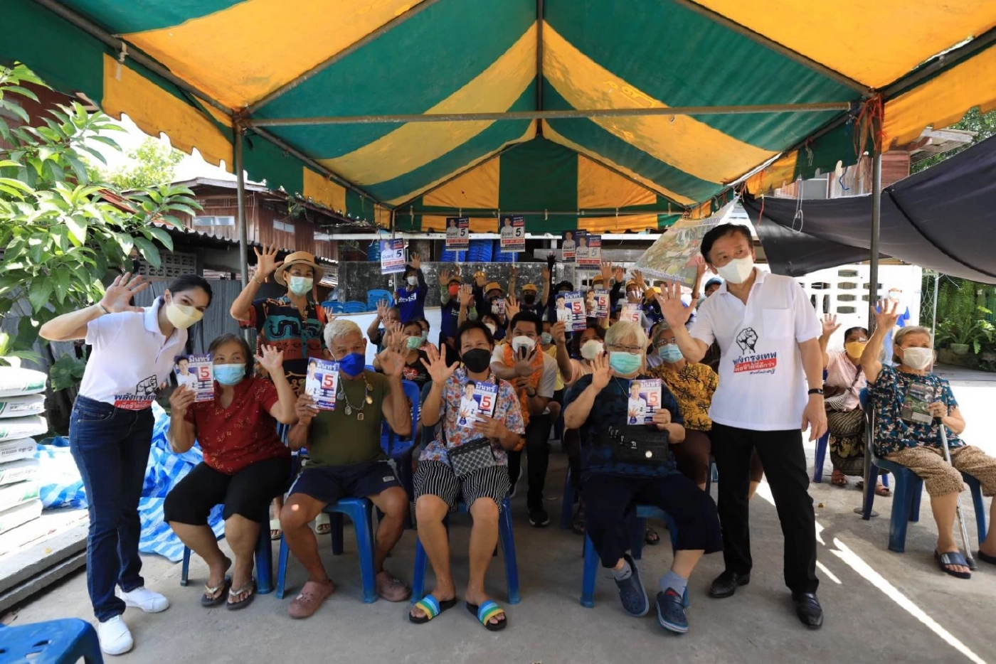 "เสี่ยโต" ควง "มินทร์" ล่องเรือลุยหาเสียง ฟันธงคว้าชัย ส.ก.จอมทองแน่