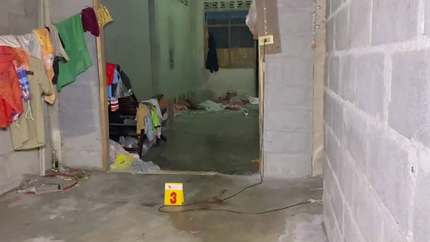 คนร้ายบุกยิงหนุ่มคู่อริวัย 20 ถึงห้องนอน สาววัย 16 โดนลูกหลงดับ