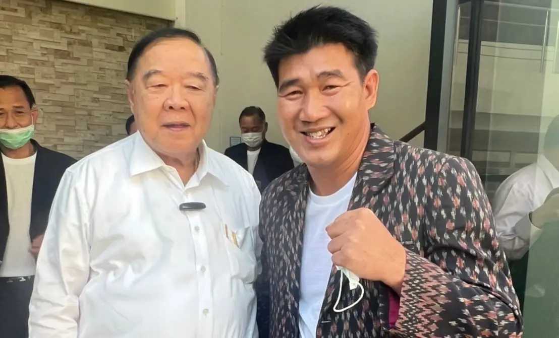"ขาวผ่อง” ยันไม่ลงเล่นการเมือง หลังโผล่ไปให้กำลังใจ “สมรักษ์”