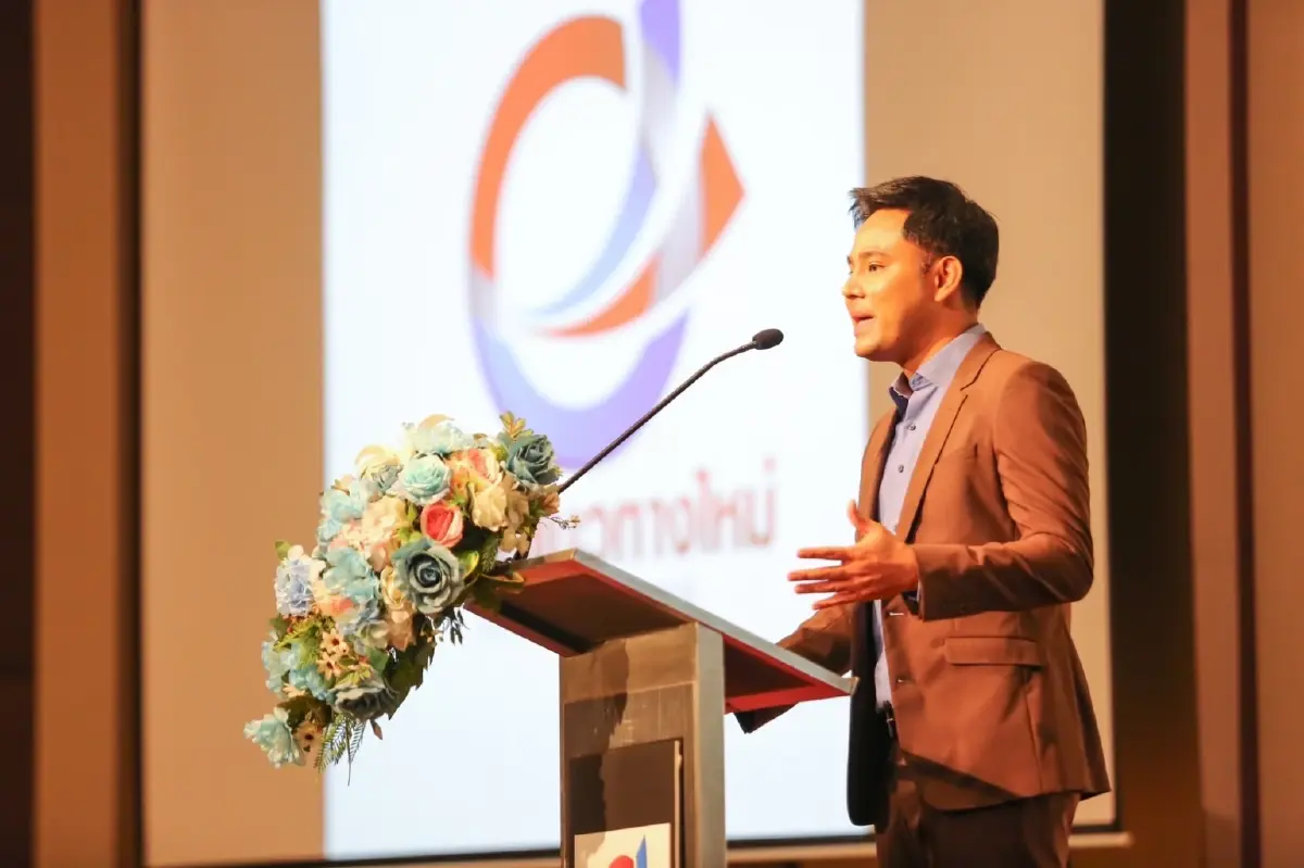 พรรคแนวทางใหม่ เลือก "ธวเดช" เป็นหัวหน้าพรรคอีกสมัย