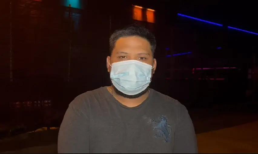 เจ้าของร้านอาหารที่ถูกจับกุมหลังขายเกินเวลา 5 นาที