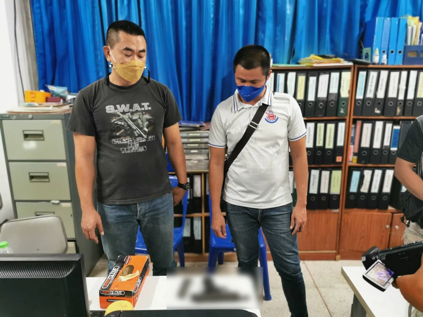 พ่อเลี้ยงยิงดับลูกทรพีเมายาบ้าบีบคอหวังสังหารแม่