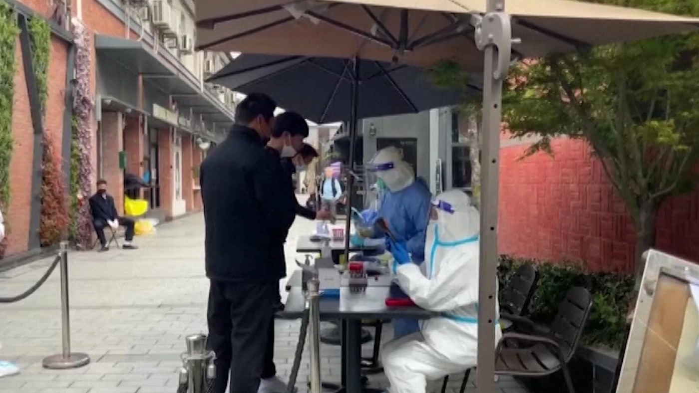 เซี่ยงไฮ้ขยายเวลาล็อกดาวน์-ขอโทษบกพร่องคุมโควิด