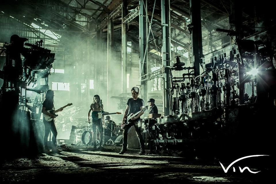 ตูน บอดี้สแลม รับปริญญากิตติมศักดิ์ สาขาวิชาดนตรีสากล ม.รามคำแหง