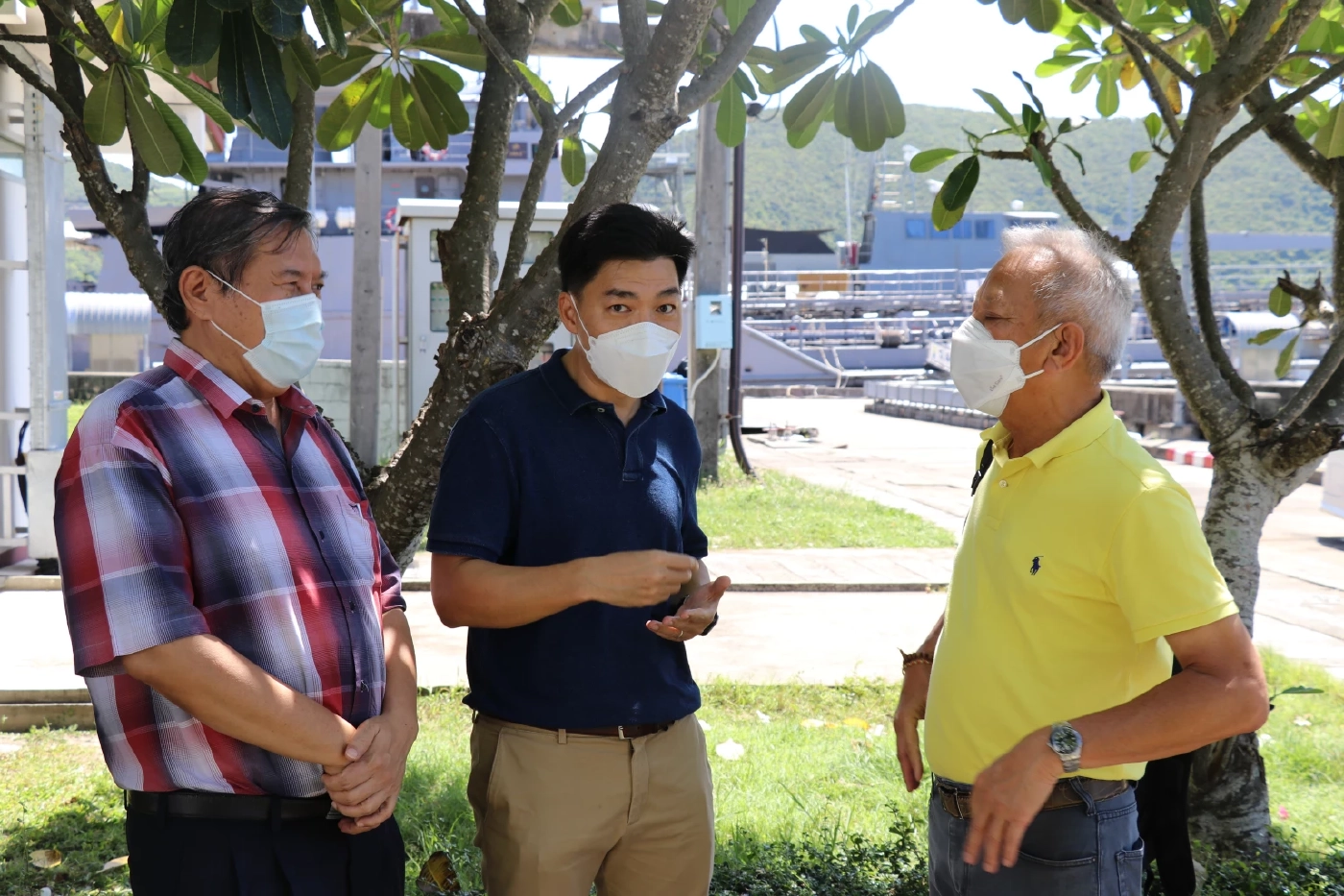 นายพิพัฒน์  รัชกิจประการ