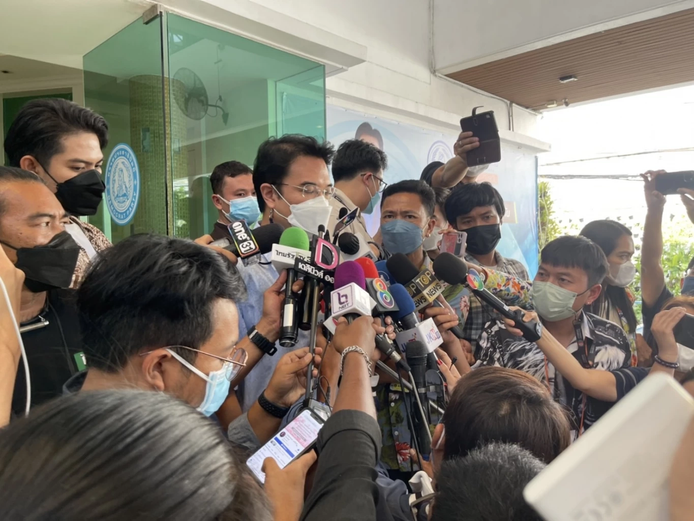 โซเชียลไล่ขุดมุมมอง "ปริญญ์" ต่อเรื่อง "สิทธิสตรี" ก่อนถูกโยงคดีลวนลาม