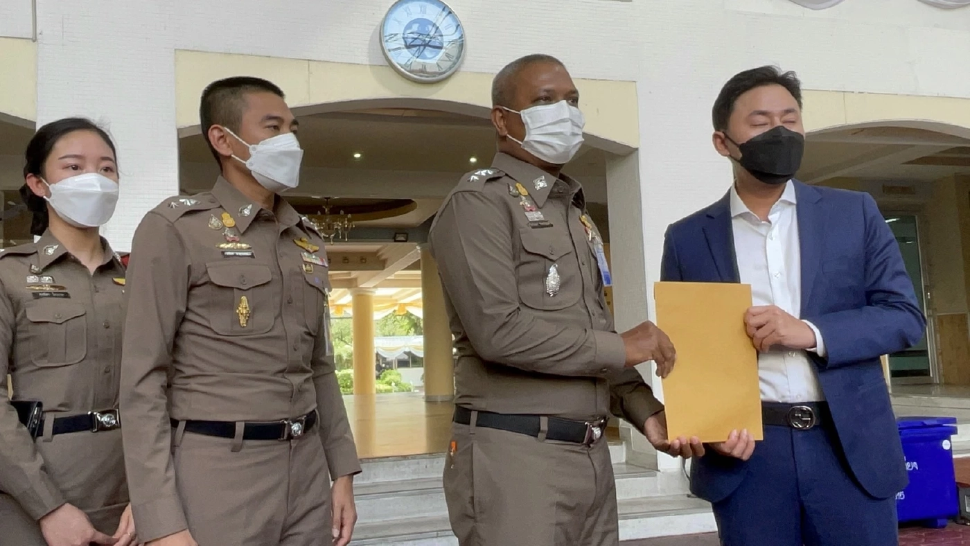 เอาผิด "ไฮโซลูกนัท" ถ่มน้ำลายขู่ ตร.-ไร้แทรกแซงคดีอดีตรอง หน.พรรคลวนลาม