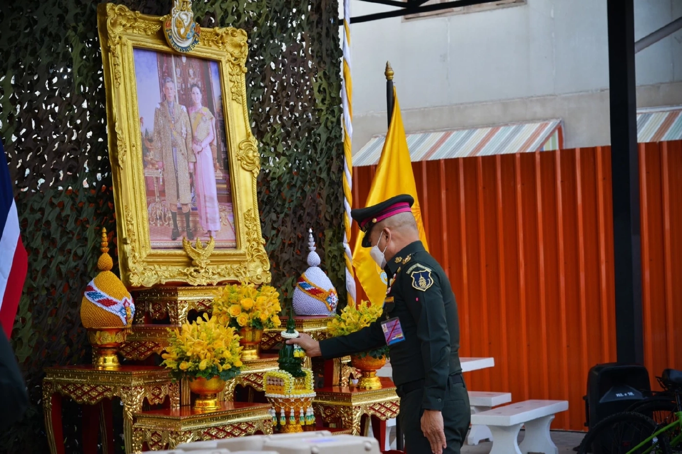 ผู้บัญชาการทหารบก ส่งมอบสวนหย่อมใจกลางชุมชนสุโขทัย ( Pocket Park ) ความร่วมมือ สวนนงนุชพัทยา และ บริษัท แอ๊บโซลูท คลีนเอ็นเนอร์จี้ จำกัด (มหาชน)