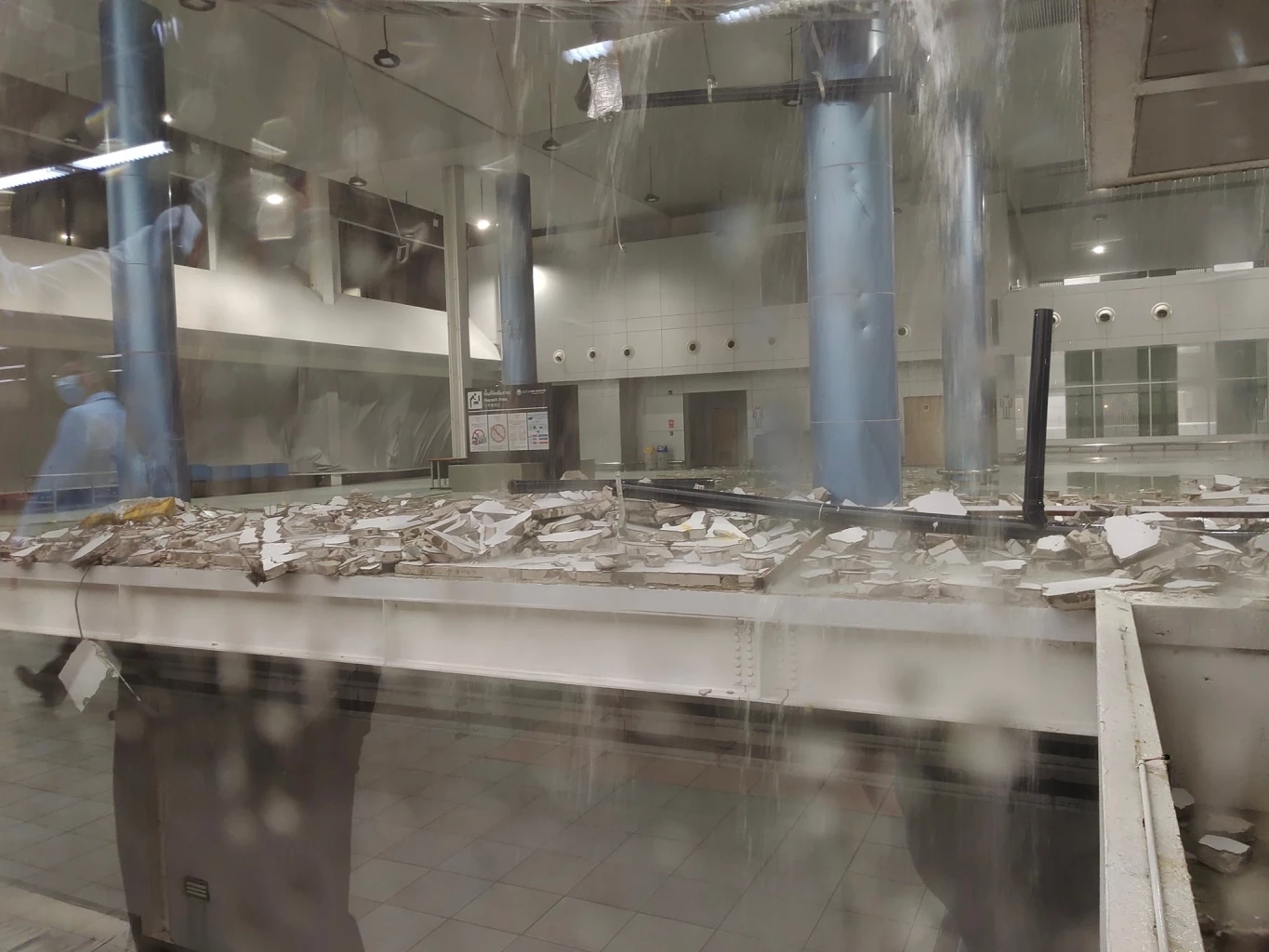 ระทึก! อ้างกำแพงอาคารส่วนต่อเติม "สนามบินดอนเมือง" ทรุดตัว ไร้บาดเจ็บ