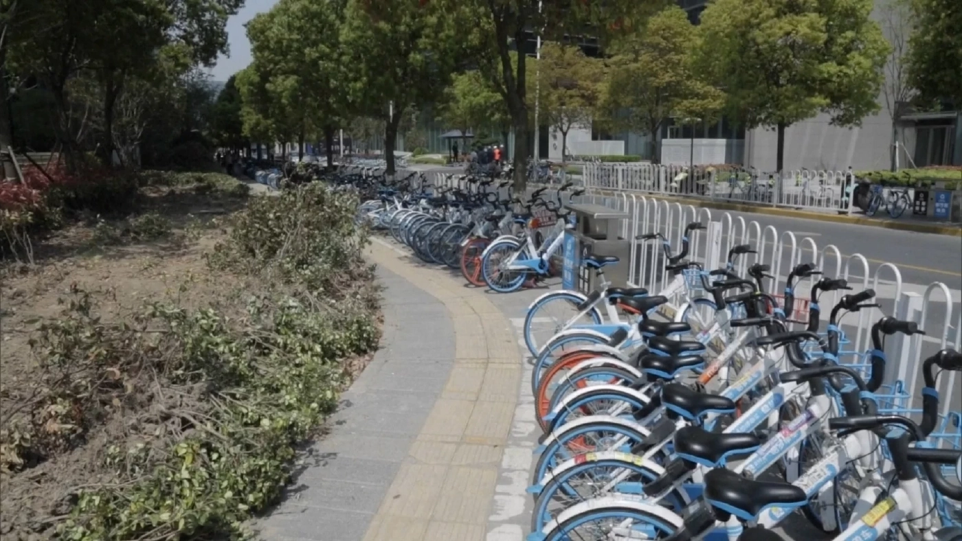 จีนมอบจักรยานเช่าให้นักเรียนในพื้นที่ห่างไกลในกัมพูชา (คลิป)