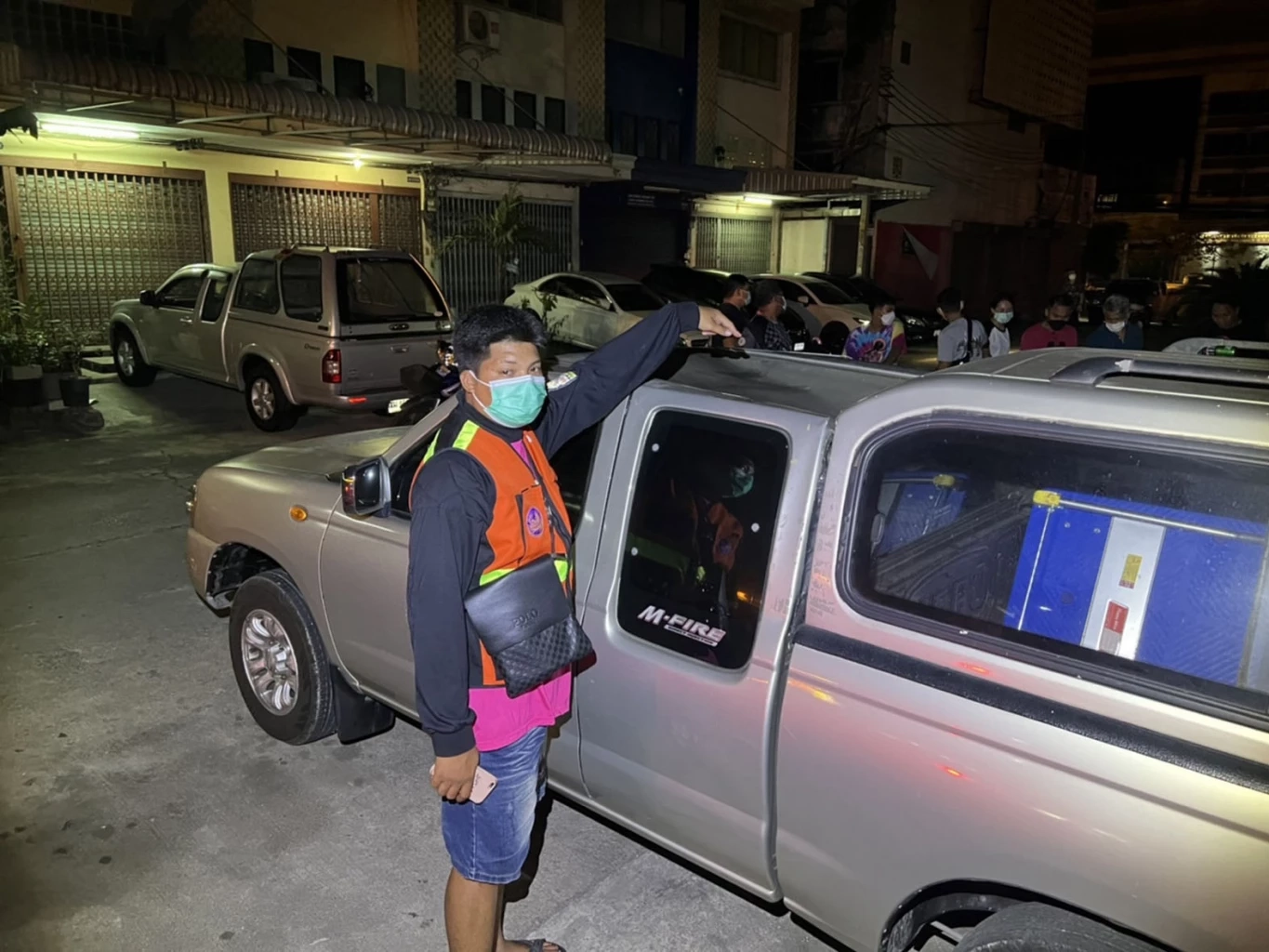 หนุ่มกราฟิกเครียดปัญหาชีวิต คิดสั้นกระโดดจากชั้น 3 ก่อนวิ่งให้รถเมล์ชนดับ