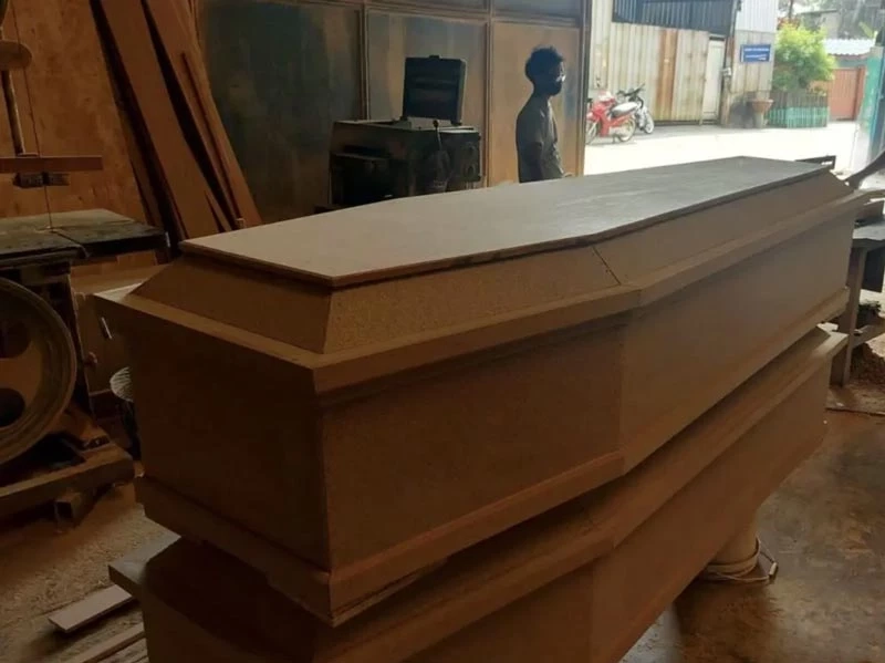 “แม่แตงโม” เผยภาพโลงศพลูกสาวแกะสลักลายกุหลาบสวยสดงดงาม