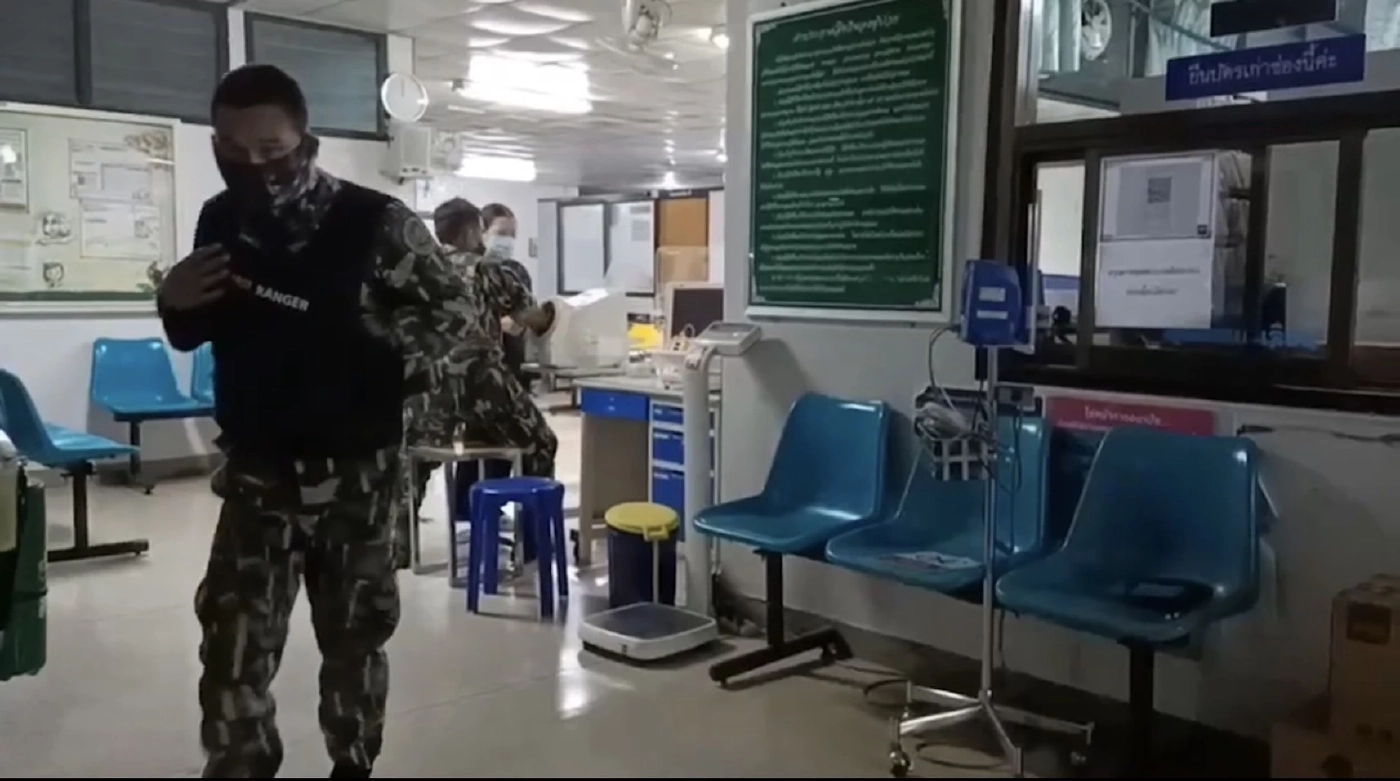 ชาวไทยกระเหรี่ยง นับร้อย ปิดล้อมทำร้ายเจ้าหน้าที่ป่าไม้ ชิงตัวมอดไม้ เจ็บ 3