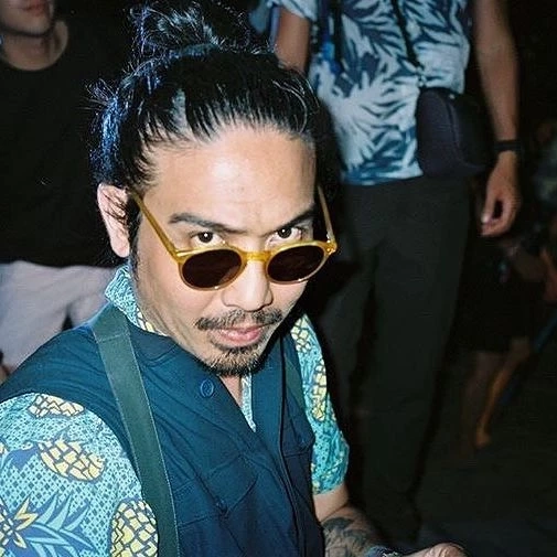 เปิดประวัติ "เจย์ ศุภกาญจน์" ศิลปินมาดเท่ห์ หลังถูกพบเสียชีวิตที่บ้านพัก