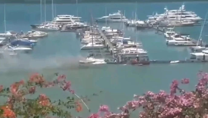 ระทึก ! "ไฟไหม้เรือยอร์ช" ที่ภูเก็ต เสียหาย กว่า16 ล้านบาท