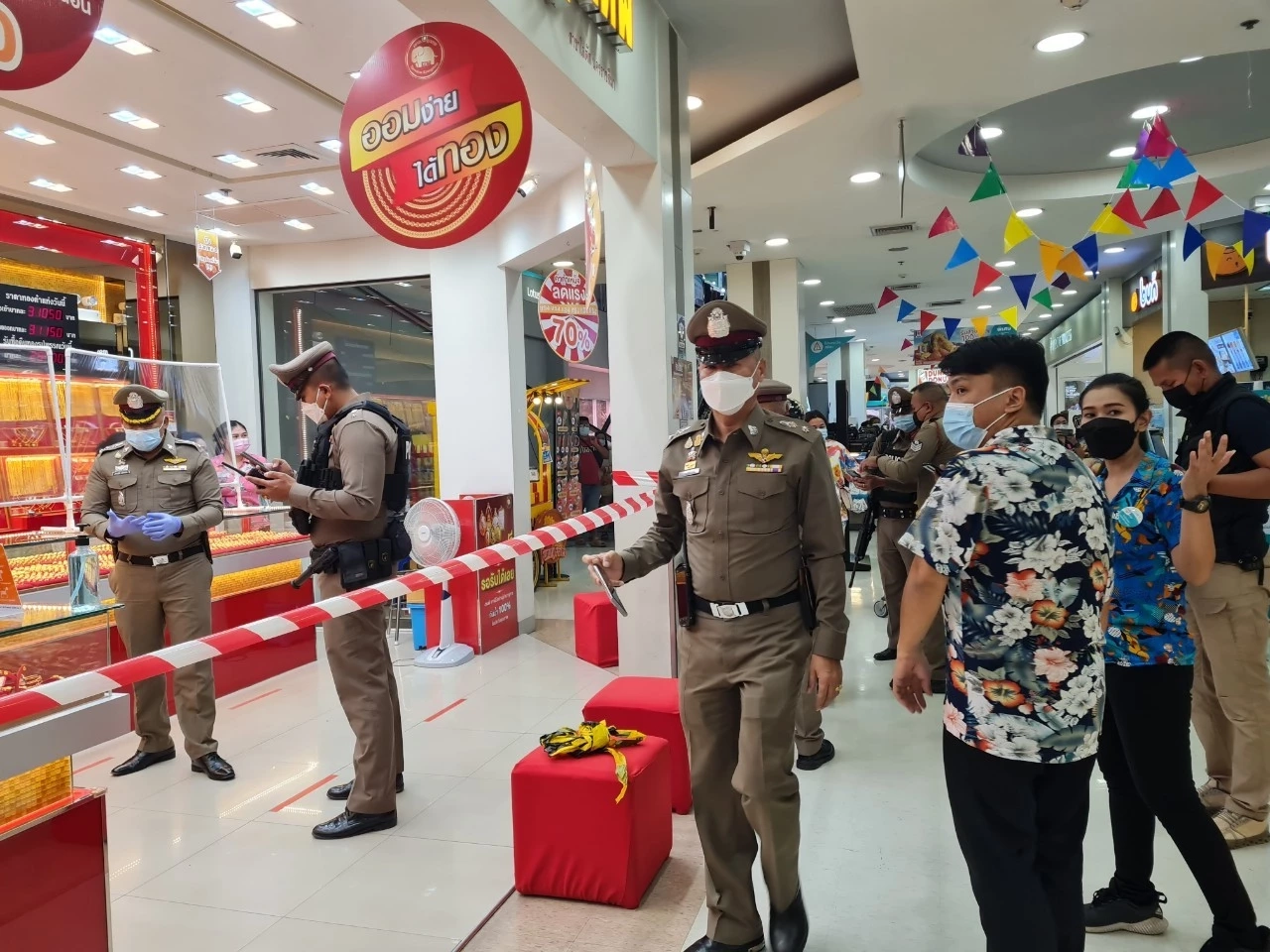 รวบแล้ว "ไอ้เบสชิงทอง" 153 บาทกลางห้างดังเมืองโคราช