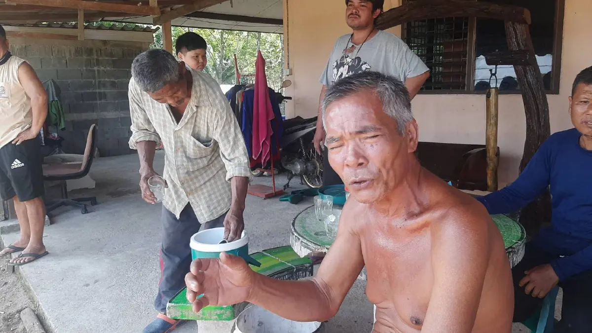 ผัวหึงโหดหักขาโต๊ะทุบเมียดับ